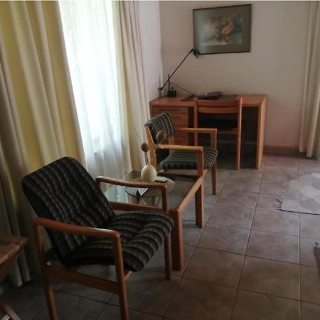 Hotel Pension Palmquell Klein Windhoek Εξωτερικό φωτογραφία